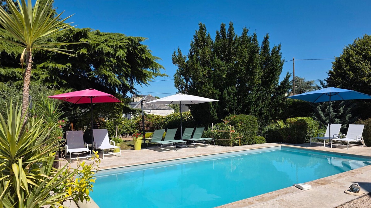 Sainte-Maure-de-Touraine House | Holiday Home 'Des Caves' with Shared Pool, Wi-Fi and Air Conditioning