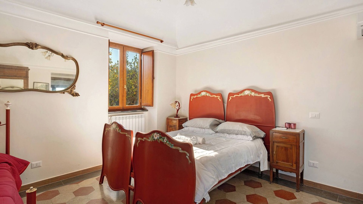 Monte Chiaro House | Holiday Home 'Monolocale Con Vista Mare' with Sea View, Wi-Fi and Air Conditioning
