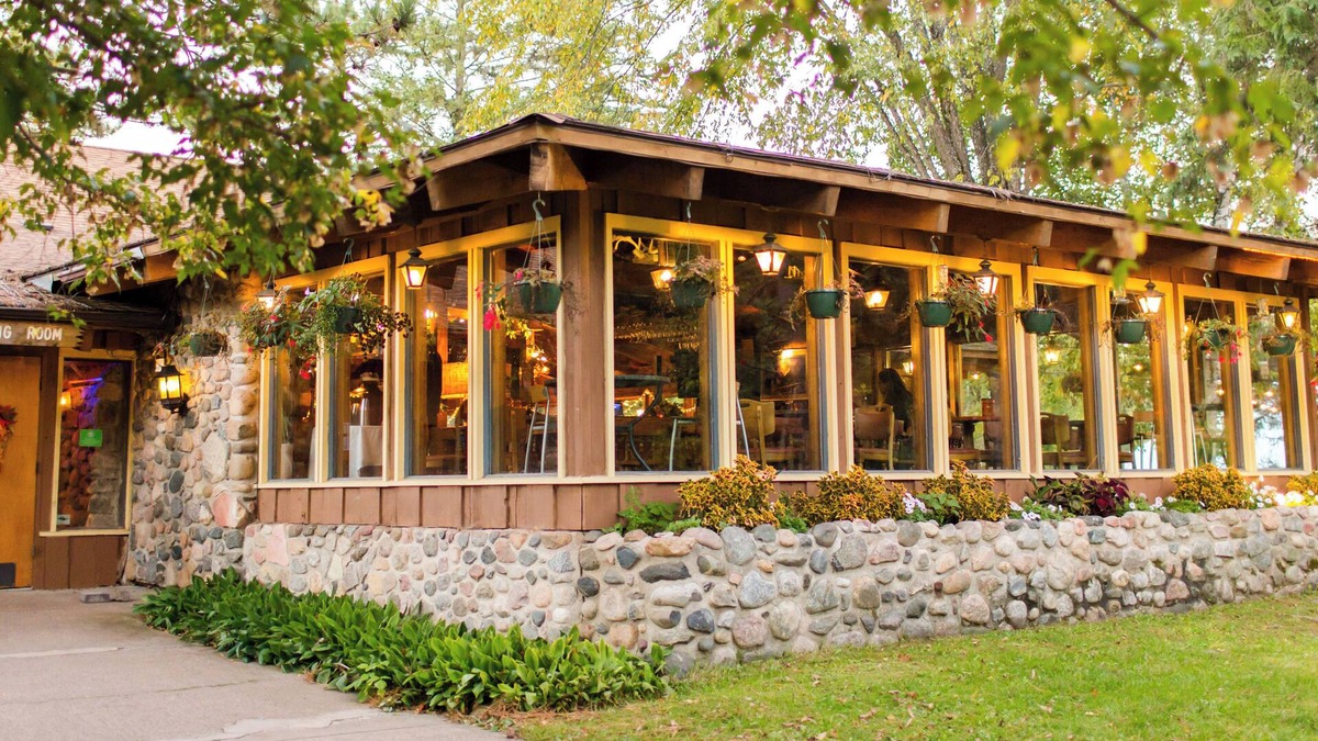 Rhinelander Resort | Holiday Acres Resort