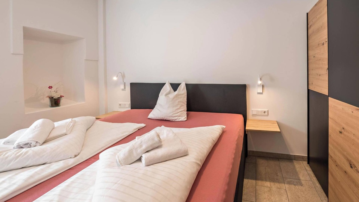 Sankt Martin Apartment | Holiday Apartment "Sarah" with Mountain View, Sauna, Wi-Fi & Terrace