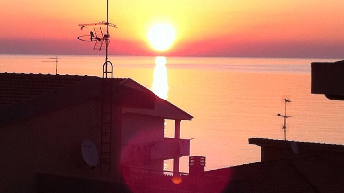 Strongoli Apartment | Holiday apartment directly on the sea