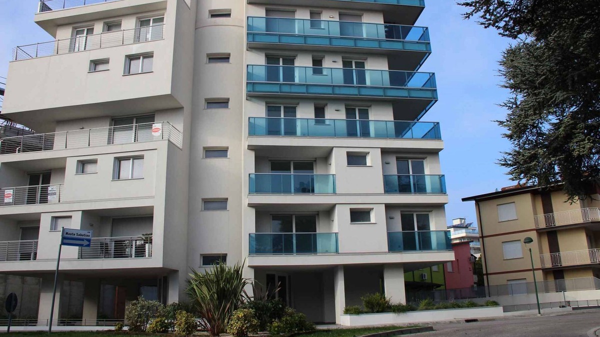 Lignano Sabbiadoro Apartment | Holiday apartment with balcony, air conditioning and internet
