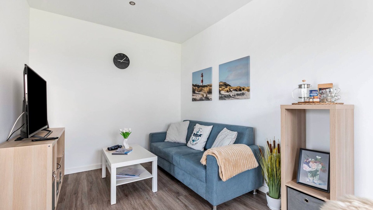 Oesterdeichstrich Apartment | Holiday Apartment 'Mika' with Shared Garden