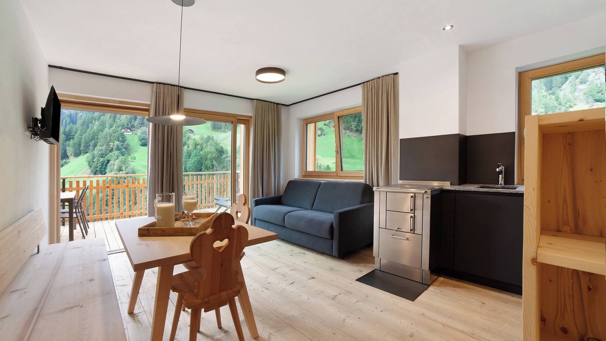 Moso in Passiria Apartment | Holiday Apartment 'Herrischner 1' with Mountain View, Private Terrace and Wi-Fi