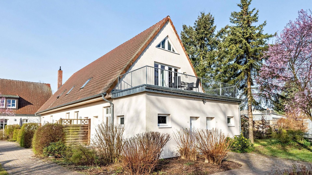 Muritz Apartment | Holiday Apartment "Storchennest" with Private Terrace, Balcony & Wi-Fi