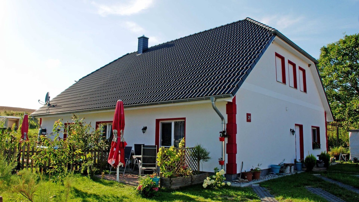 Lancken-Granitz Apartment | Holiday apartment at the field