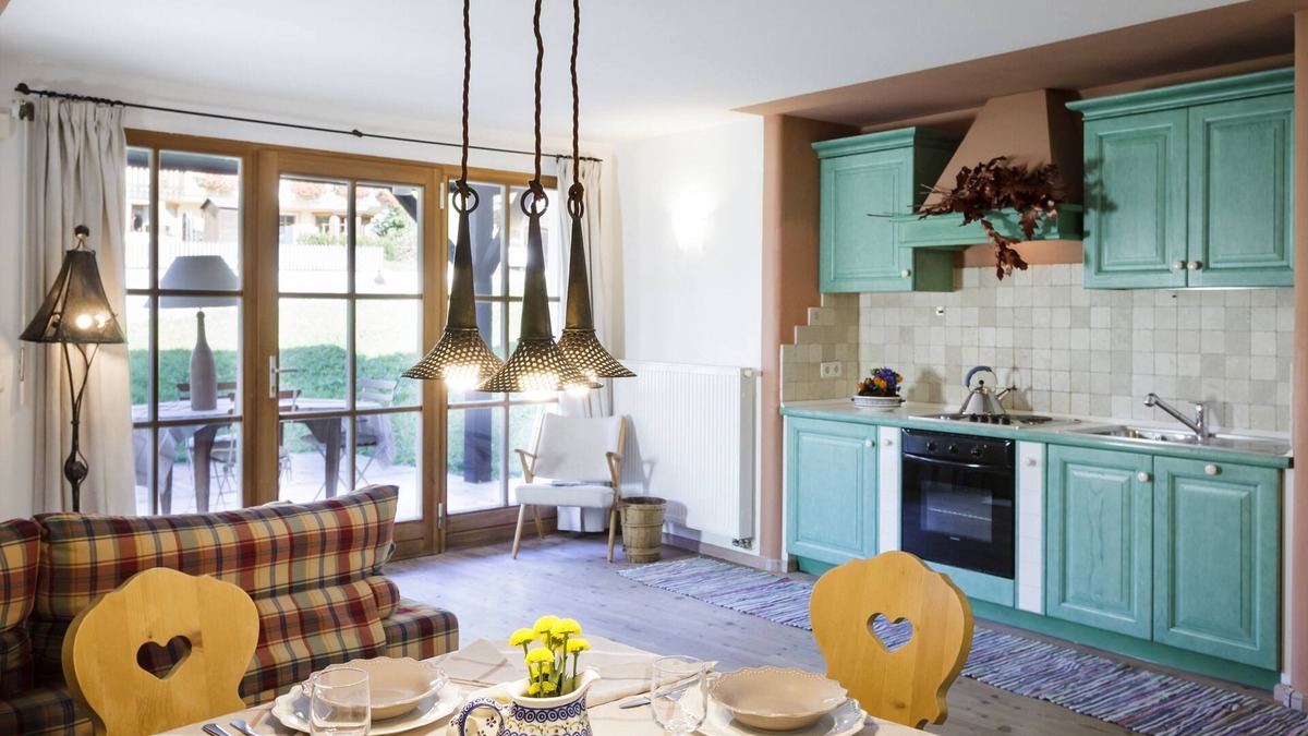 La Valle Ski Chalet | Holiday Apartment in Luxury Chalet with Country Style Interior, Wi-Fi and Garden