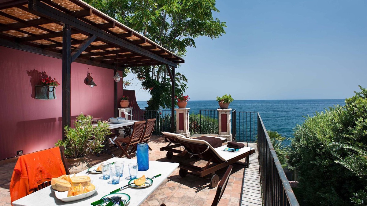 Torre Archirafi Apartment | Holiday apartment with sea access on the Ionian Coast, Sicily