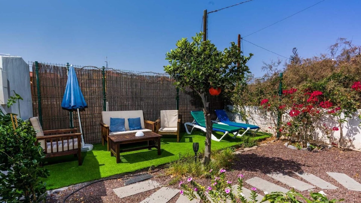 Playa de la Calera Apartment | Holiday apartment Valle Gran Rey for 1 - 6 persons with 3 bedrooms - Twin house