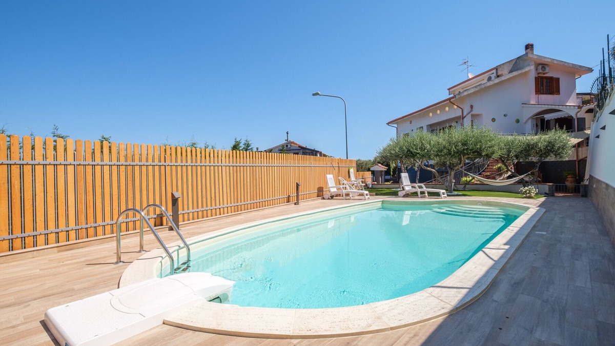 Catute Apartment | Holiday Apartment "Puro Relax" with Sea View, Private Pool and Wi-Fi