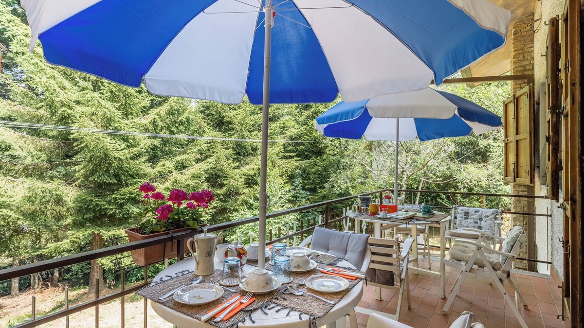 Villa Bascilica Apartment | Holiday Apartment "Licia" with Breakfast, Private Terrace, Balcony & Wi-Fi