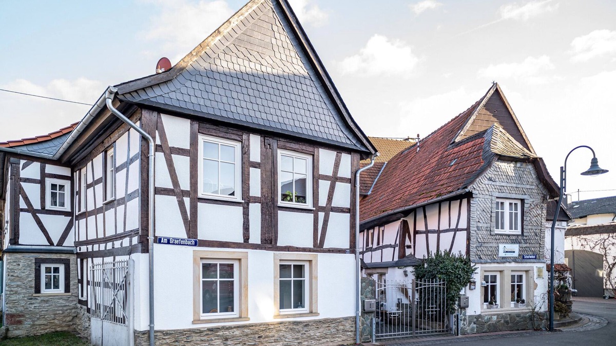 Wallhausen Apartment | Holiday Apartment "2" with Mountain View, Shared Garden & Wi-Fi