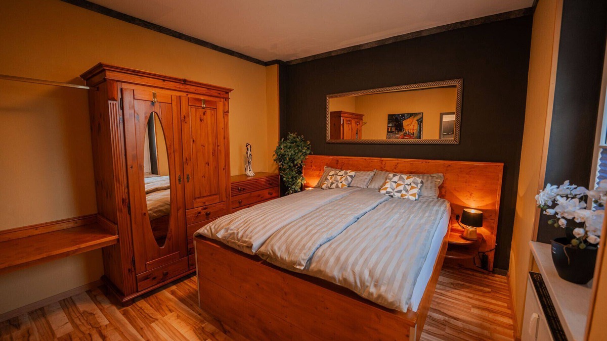 Mitte Apartment | Holiday Apartment '2' with Private Garden and Wi-Fi