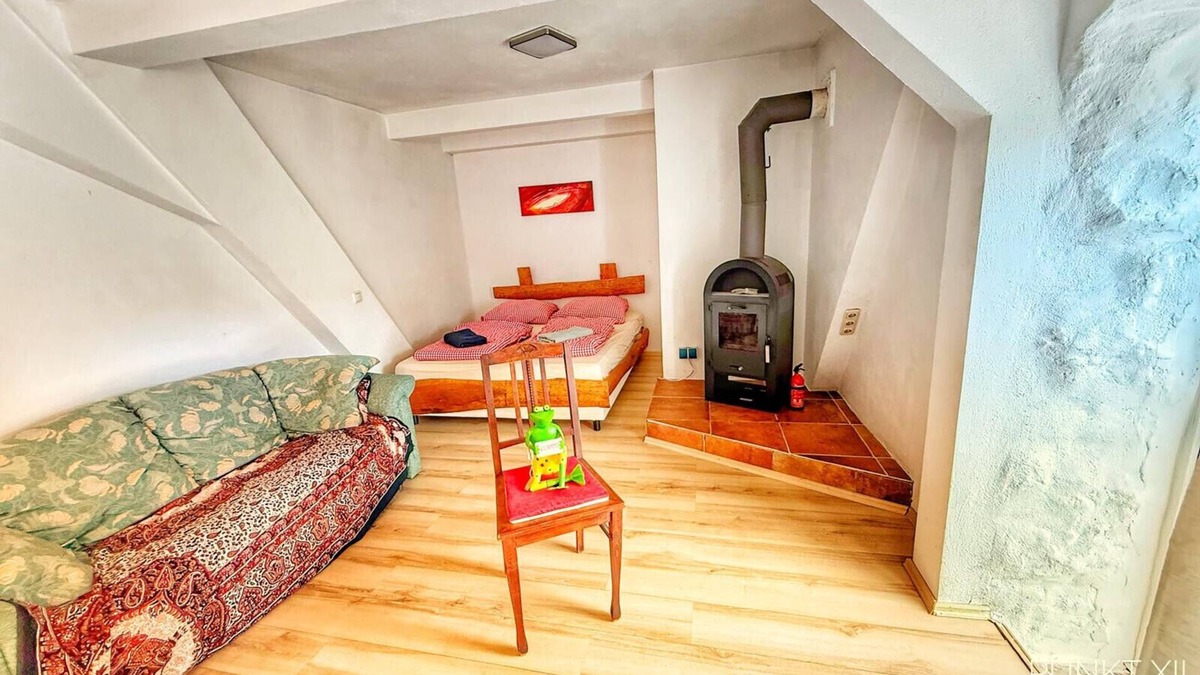 Burghaslach Apartment | Holiday Apartment 3 with Garden and Wi-Fi