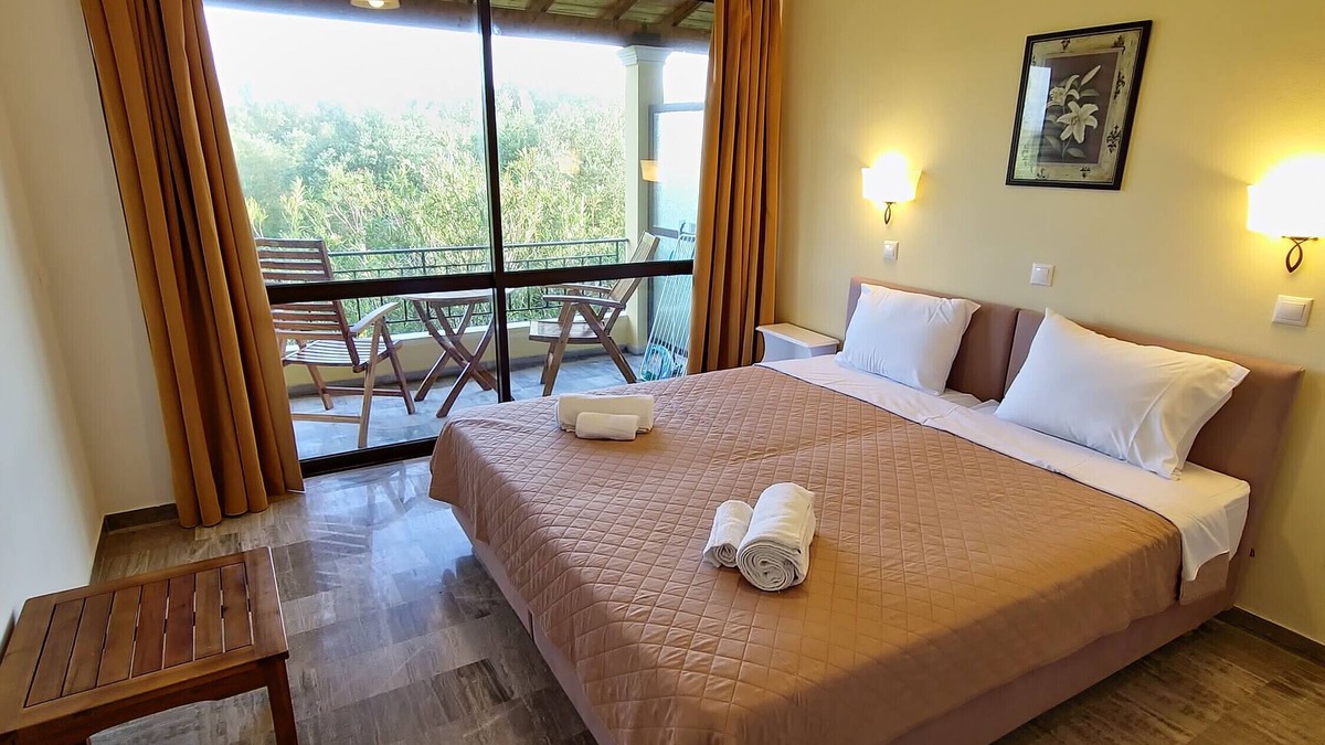 Melikia Apartment | Holiday Apartment 'Alexandra Apartment 13' with Private Balcony & Wi-Fi