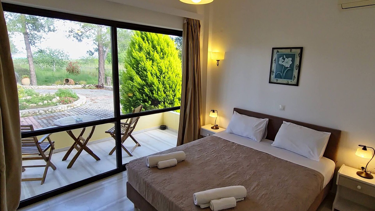 Melikia Apartment | Holiday Apartment 'Alexandra Apartment 1' with Balcony & Wi-Fi