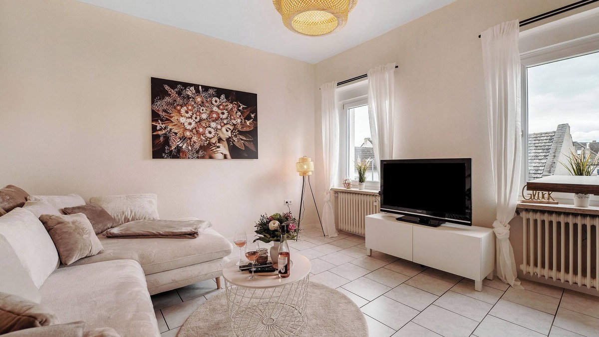Johannisberg Apartment | Holiday Apartment 'Auszeit Am Schloss' with Shared Garden and Wi-Fi