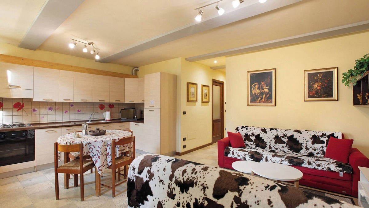 Aosta Apartment | Holiday Apartment 'Augusta Praetoria' with Mountain View