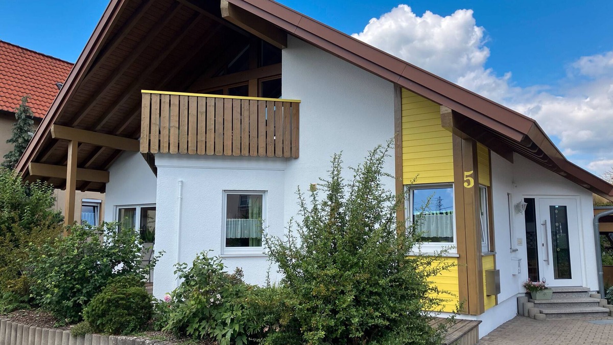 Berglen Apartment | Holiday Apartment 'Berglen-Domizil, 2 Bedrooms' with Mountain View, Private Terrace and Wi-Fi