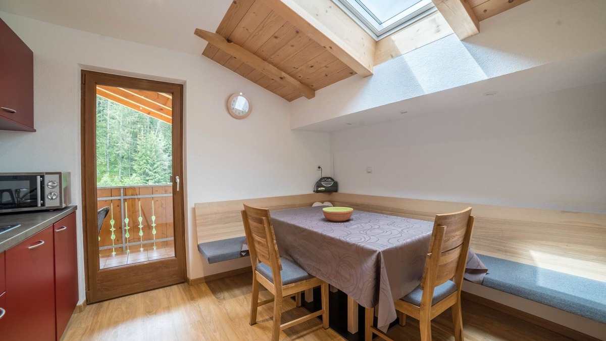 Meltina Apartment | Holiday Apartment "Boznermüllerhof-Sonnenblume" with Balcony and View into Nature