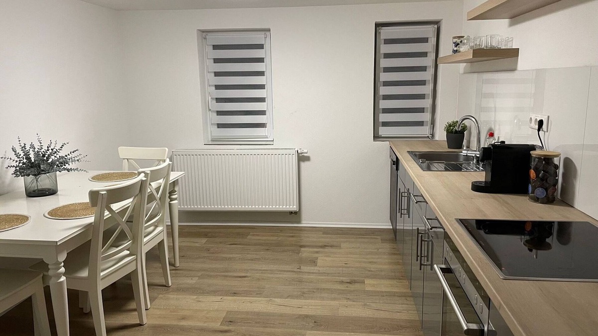 Thungen Apartment | Holiday Apartment 'By B' with Private Terrace and Wi-Fi