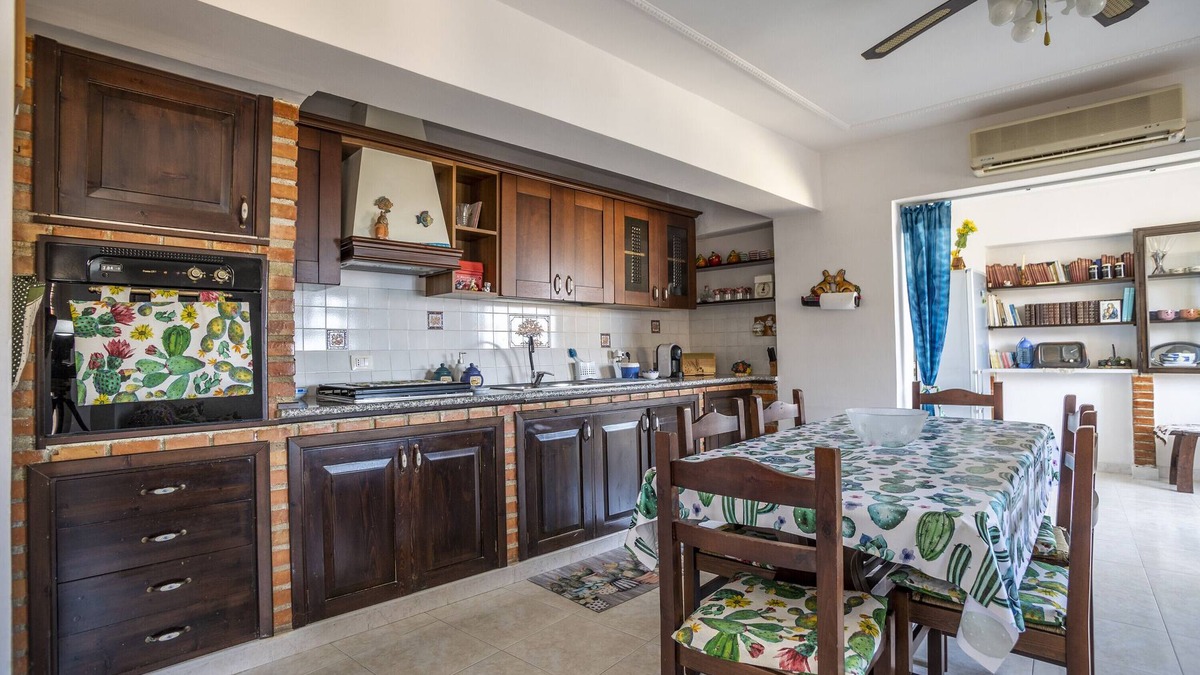 Marina di Caronia Apartment | Holiday Apartment "Casa Marina" with Sea View & Wi-Fi