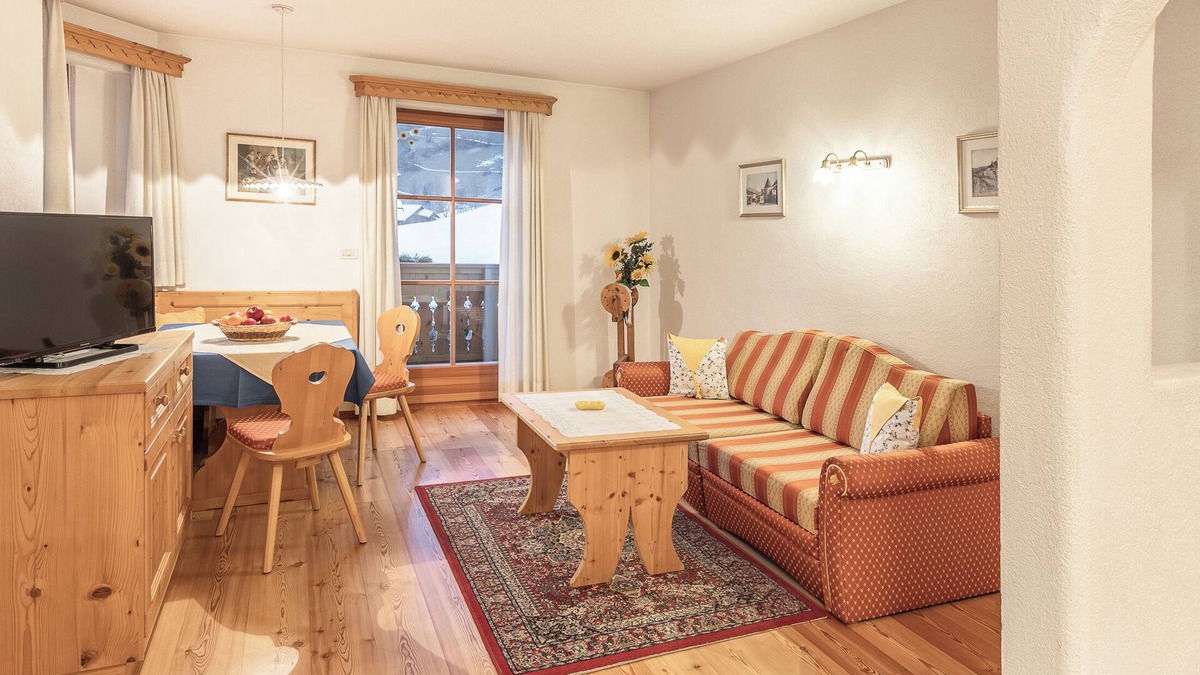 Mareo Apartment | Holiday Apartment "Désirée Luianta" with Balcony, Mountain View and Wi-F