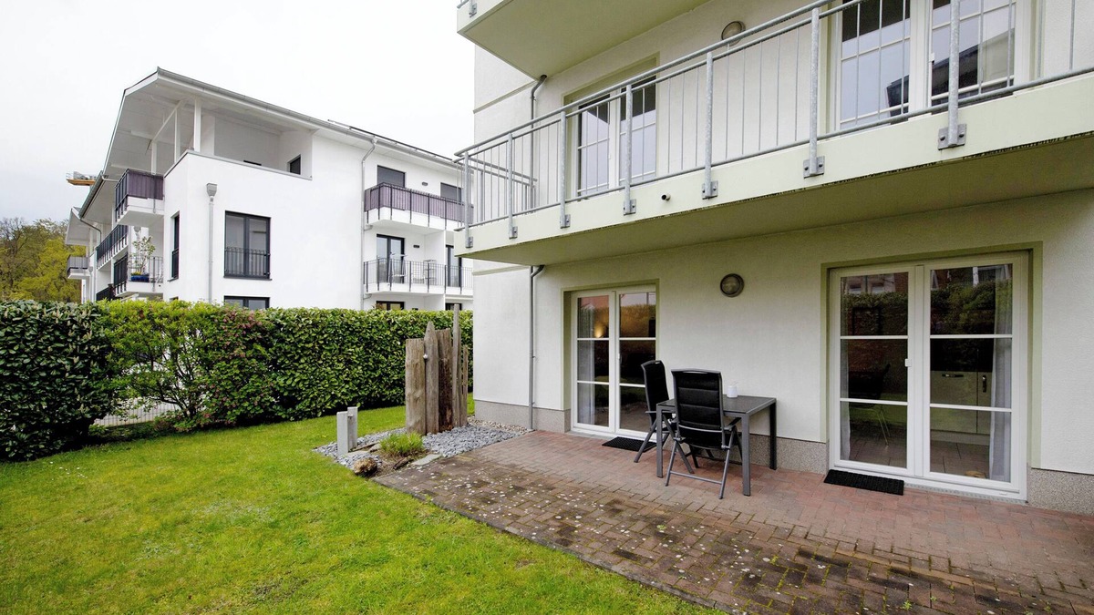Seeheilbad Graal-Muritz Apartment | Holiday Apartment "Strandferienwohnung" with Private Terrace, Private Garden & Wi-Fi