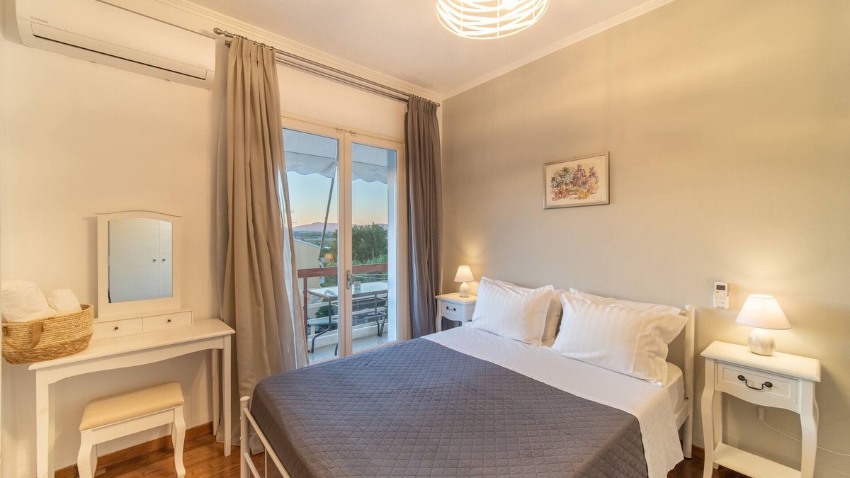 Kanoni Apartment | Holiday Apartment Diamond Suite with Balcony & Wi-Fi