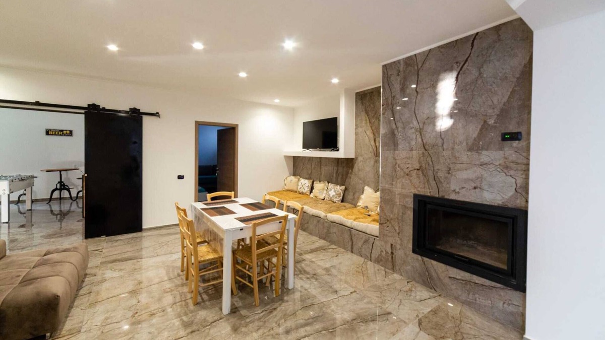 Trepuzzi Apartment | Holiday Apartment "Dimora Mazzapinta" with Shared Pool, Private Terrace & Wi-Fi
