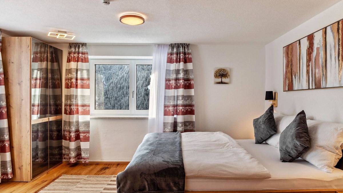 Landeck Apartment | Holiday Apartment "Erna" with Mountain View, Shared Terrace & Wi-Fi