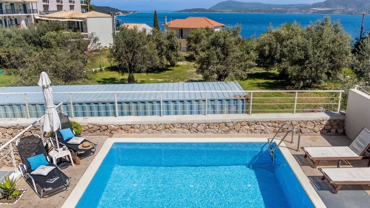 Nikiana Apartment | Holiday Apartment "Evagelia Luxury 2" with Sea View, Shared Pool & Wi-Fi