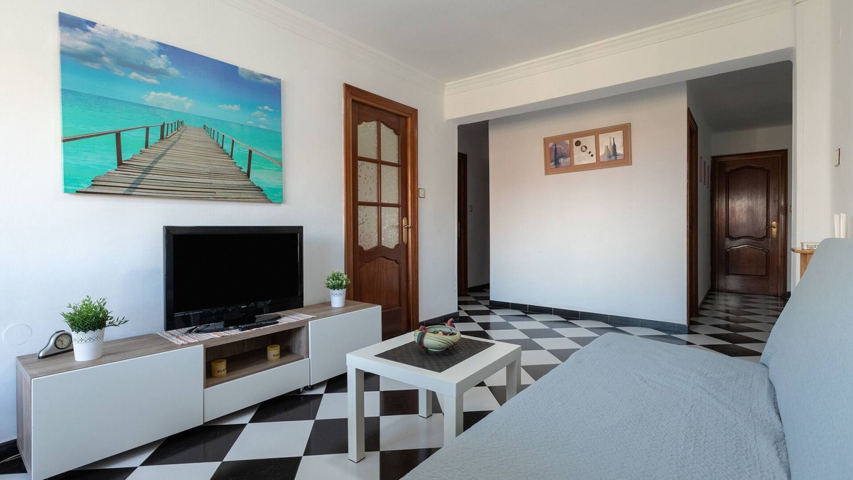 Los Tilos Apartment | Holiday Apartment "Fantástico Apartamento Vacaciones" with A/C & Wi-Fi