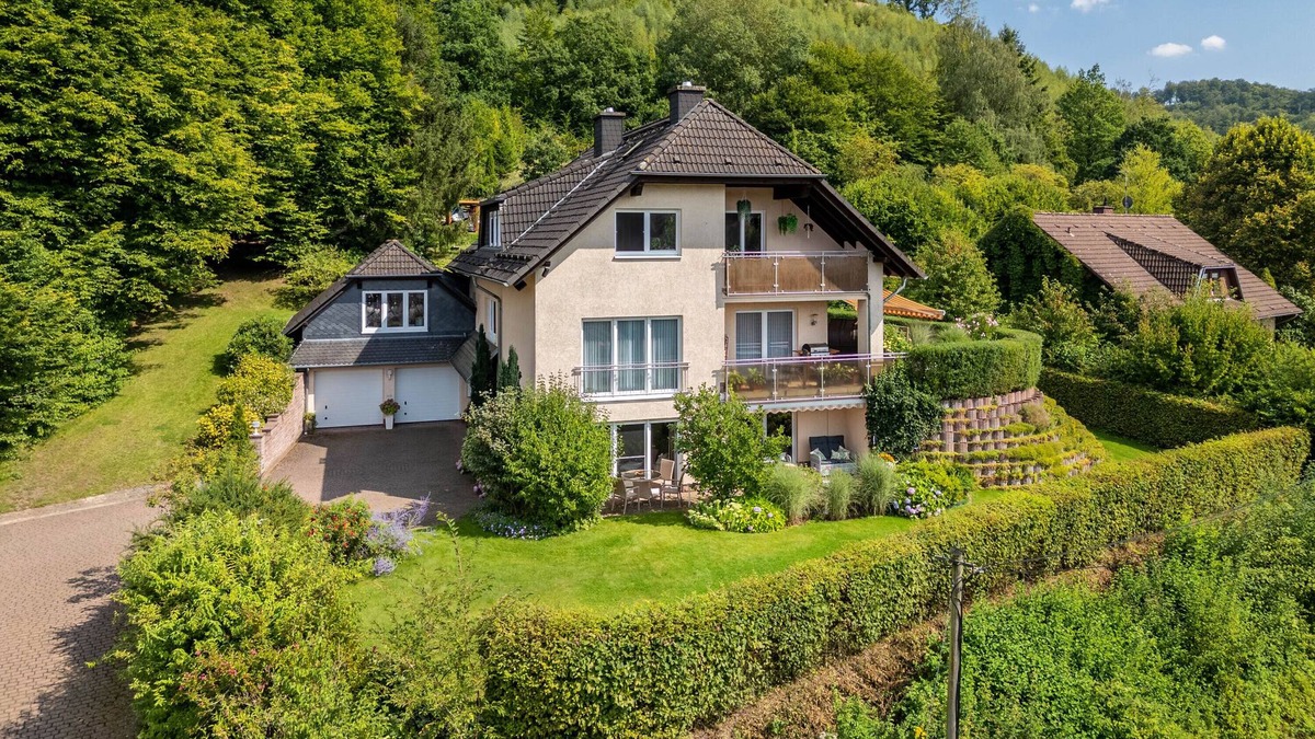 Delliehausen Apartment | Holiday Apartment "Fasse" with Private Terrace and Wi-Fi