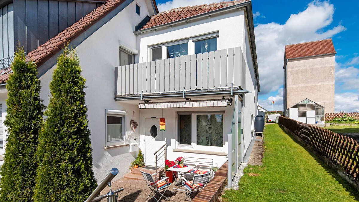 Laichingen Apartment | Holiday Apartment 'Ferienwohnung Steffi' with Private Terrace and Wi-Fi