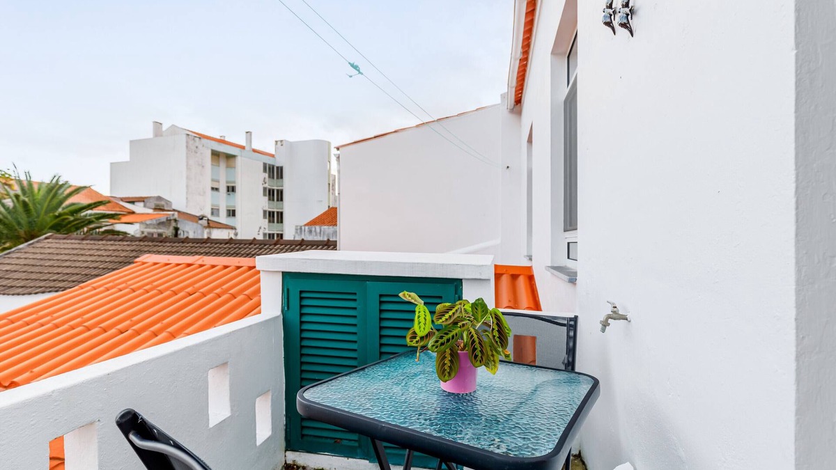 Horta Apartment | Holiday Apartment "Garden View" with Mountain View, Private Terrace & Wi-Fi