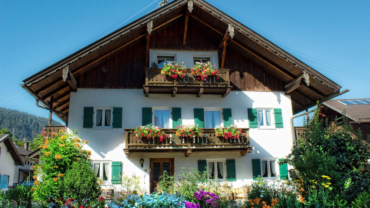 Farchant Apartment | Holiday Apartment "Gästehaus Marianne" with Mountain View, Shared Terrace & Wi-Fi