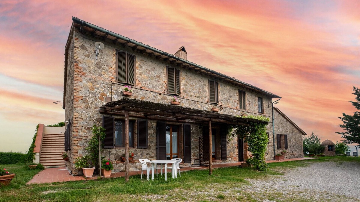 Gallina Apartment | Holiday Apartment "Geranio" with Mountain View, Shared Pool & Wi-Fi