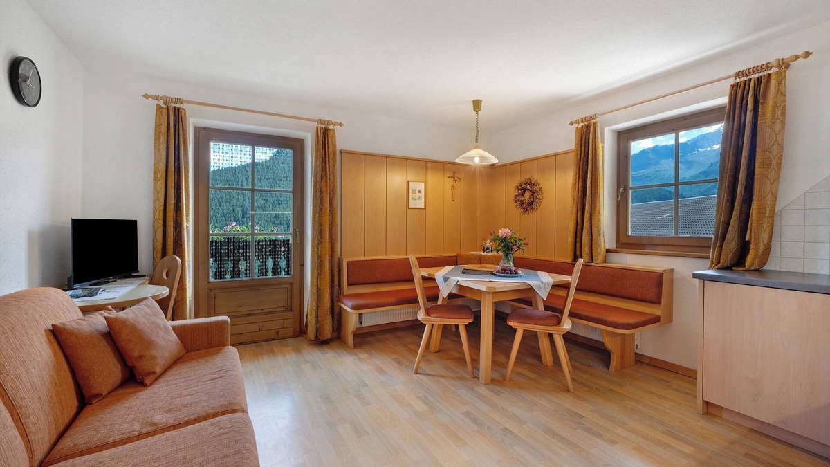Ultimo Apartment | Holiday Apartment 'Gletscherblick' with Mountain View, Shared Terrace and Wi-Fi