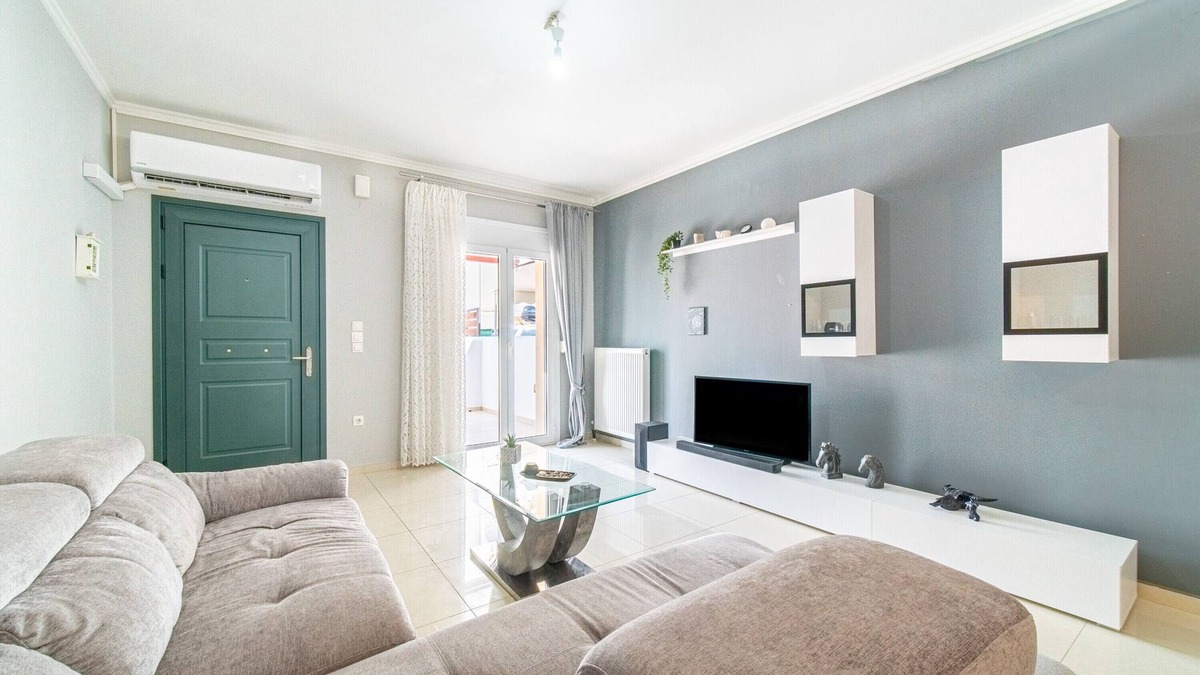 Alepou Apartment | Holiday Apartment "Grey House" with Balcony, A/C & Wi-Fi