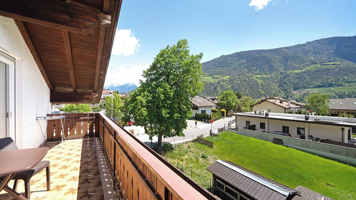 Rabla Apartment | Holiday Apartment "Haus Tanja 3" with Mountain View, Shared Garden & Wi-Fi