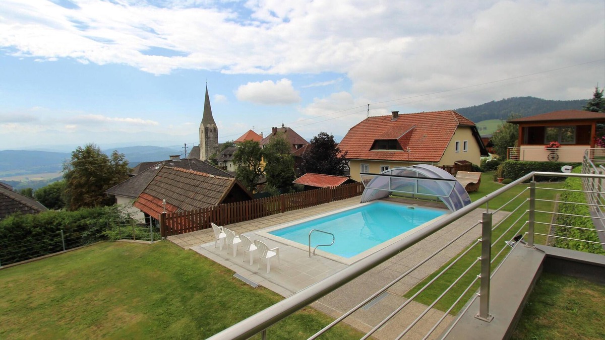Liebenfels Apartment | Holiday apartment in a quiet location with pool