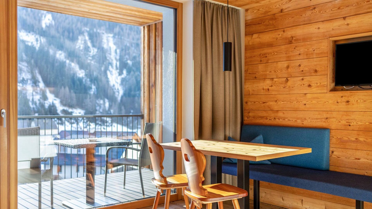 San Giacomo Apartment | Holiday Apartment 'Stoana 3-3' with Relaxing Wellness Area
