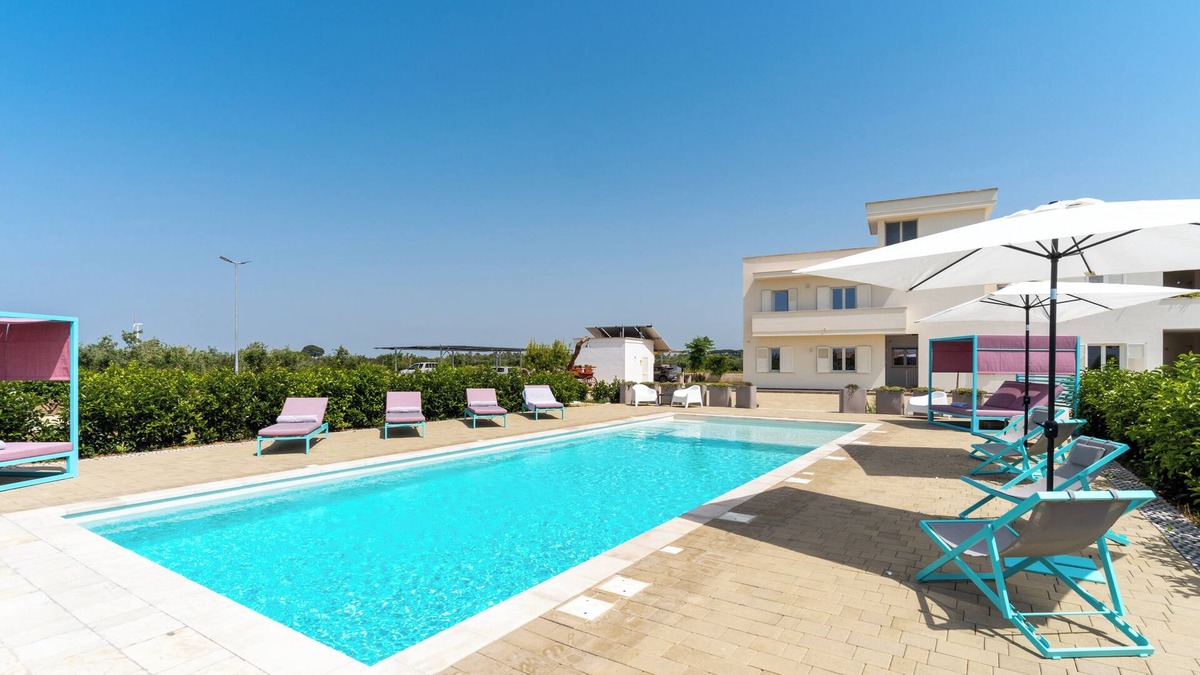 Galatone Apartment | Holiday Apartment "Le Scuderie 3" with Shared Pool, Shared Terrace & Wi-Fi