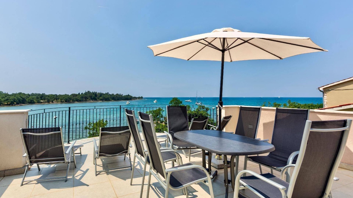 Lovrecica Apartment | Holiday apartment Lovrecica for 1 - 5 persons with 3 bedrooms - Holiday apartment