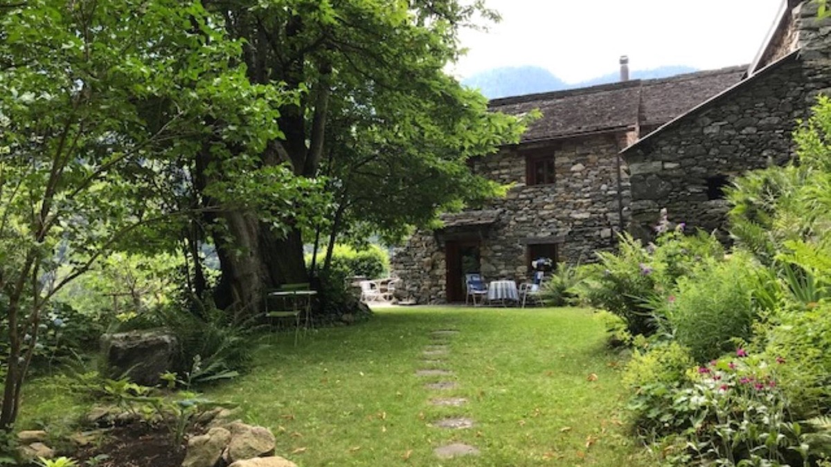 Lavizzara Apartment | Holiday apartment Menzonio for 1 - 2 persons - Twin house