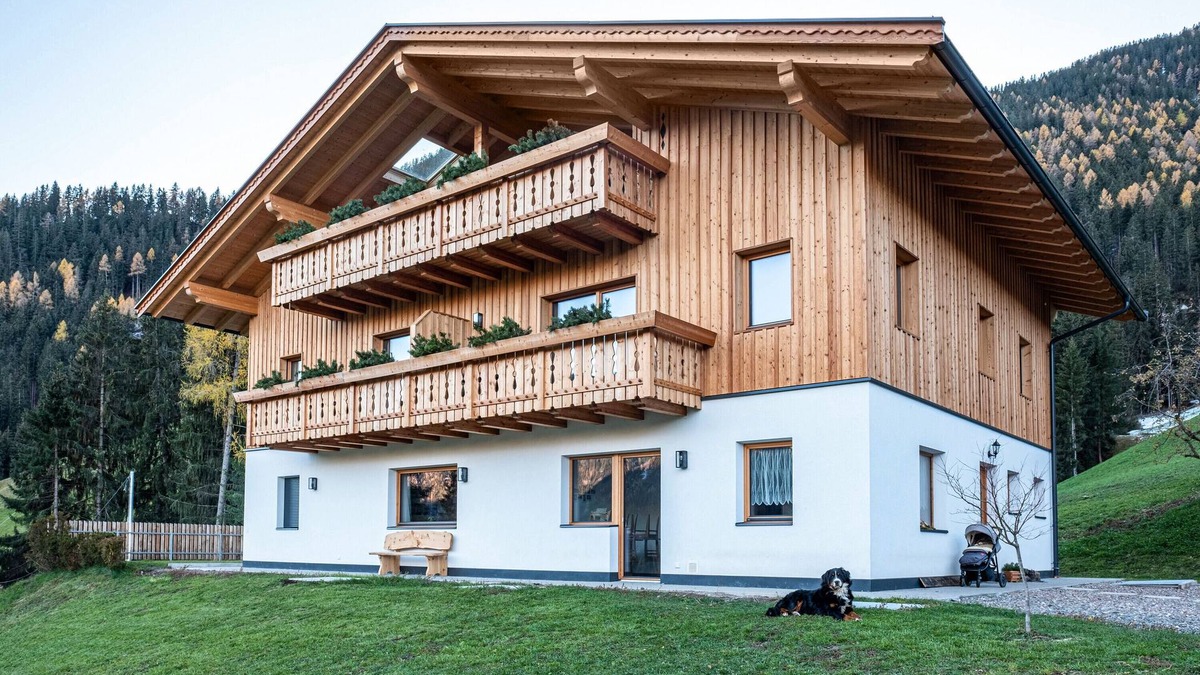 Sarentino Apartment | Holiday Apartment Mittnackerhof Kamille with Mountain View, Balcony & Wi-Fi