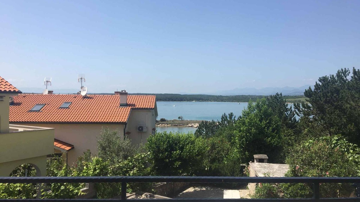 Klimno Apartment | Holiday apartment near the beach with sea view