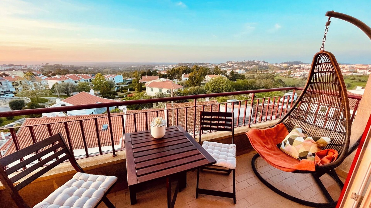 Almoinha Apartment | Holiday apartment or home office with a view of Lisbon & the Atlantic coast.