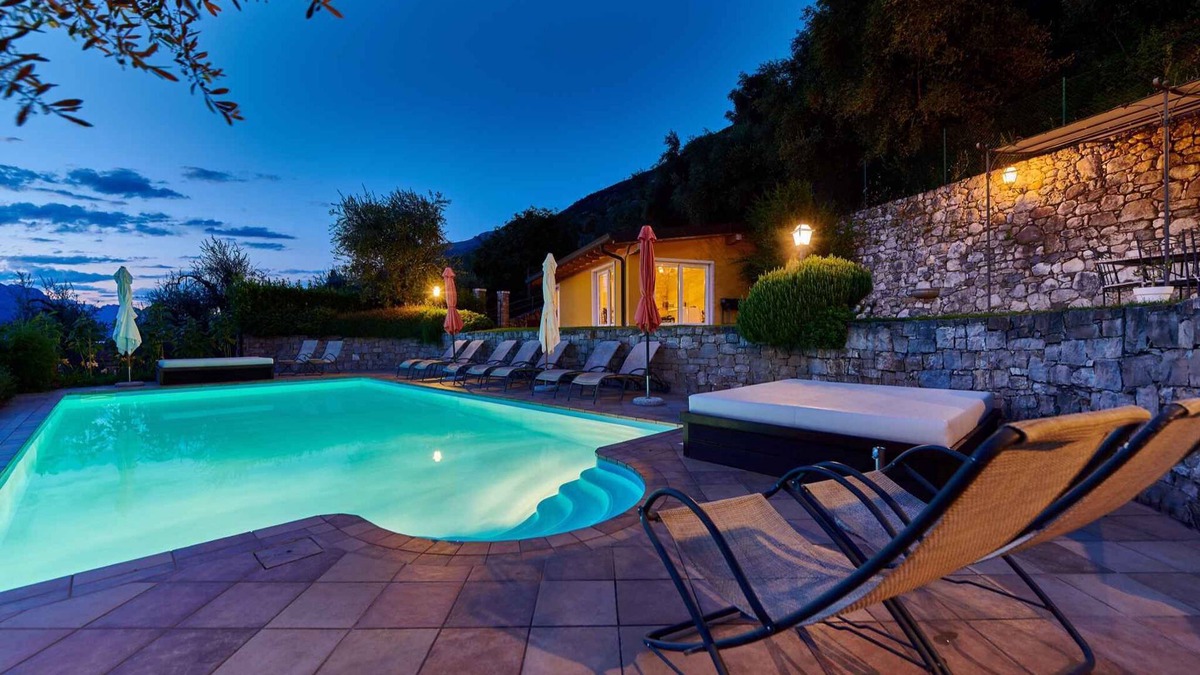 Cassone Apartment | Holiday apartment overlooking lake